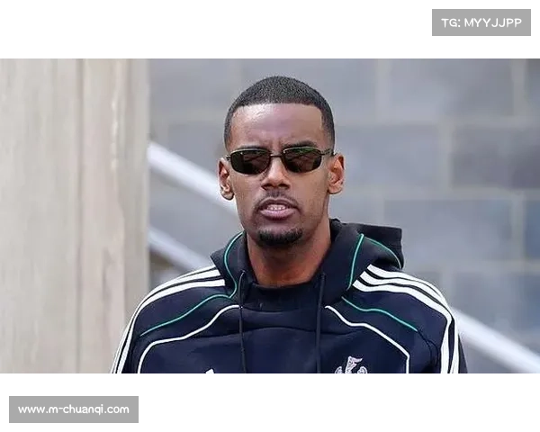 鲁尼批评伊萨克罢训导致伤病，利物浦新援陷舆论